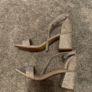 beautiful size 7 diamond shoes